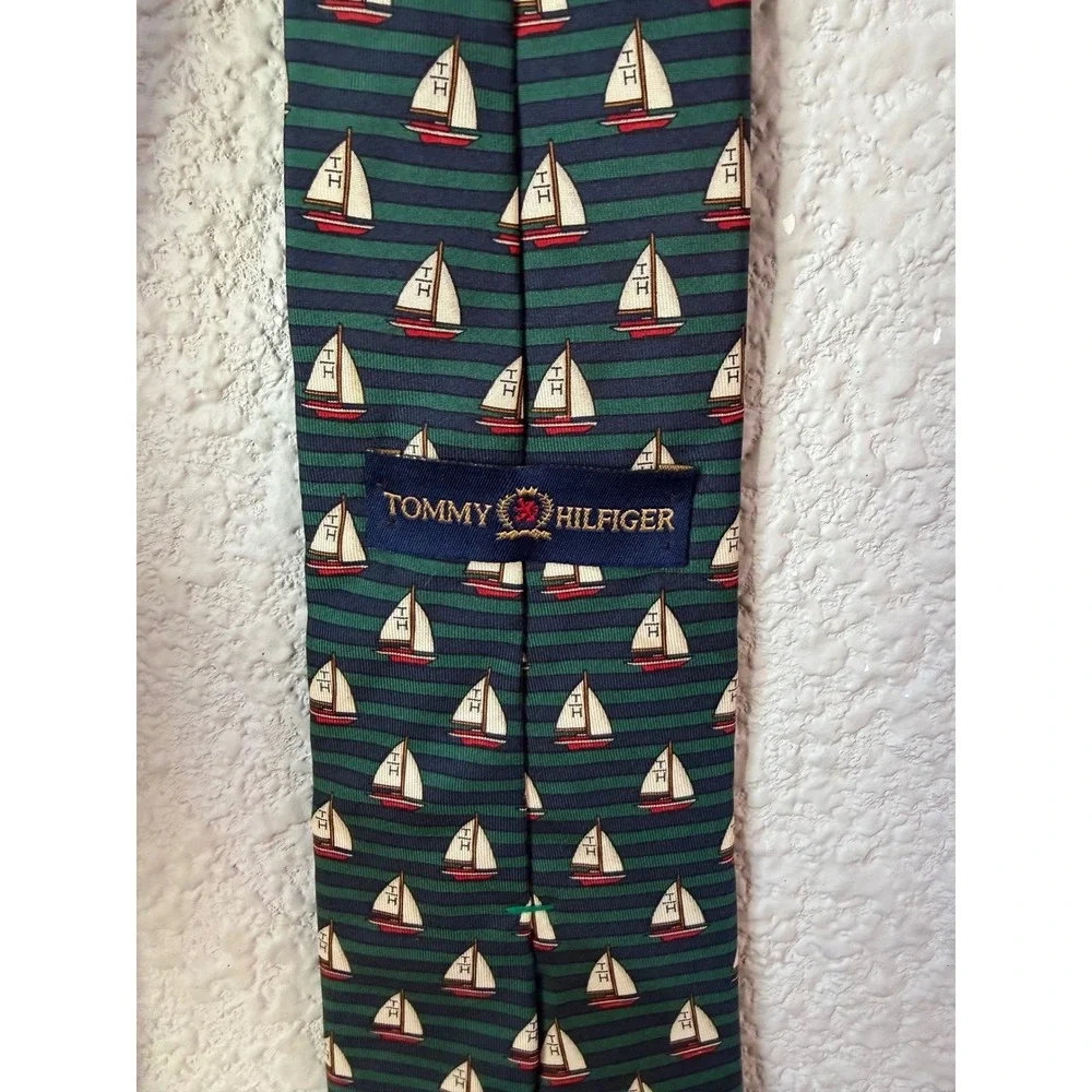 Vintage 90's Tommy Hilfiger Mens Necktie Nautical Sailboat Pattern Green‎ Blue